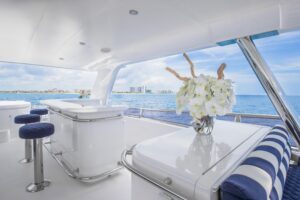 2005 Horizon 94 Motor Yacht for sale - photo 8