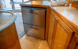 2005 McKinna 57 Pilothouse for sale - photo 8