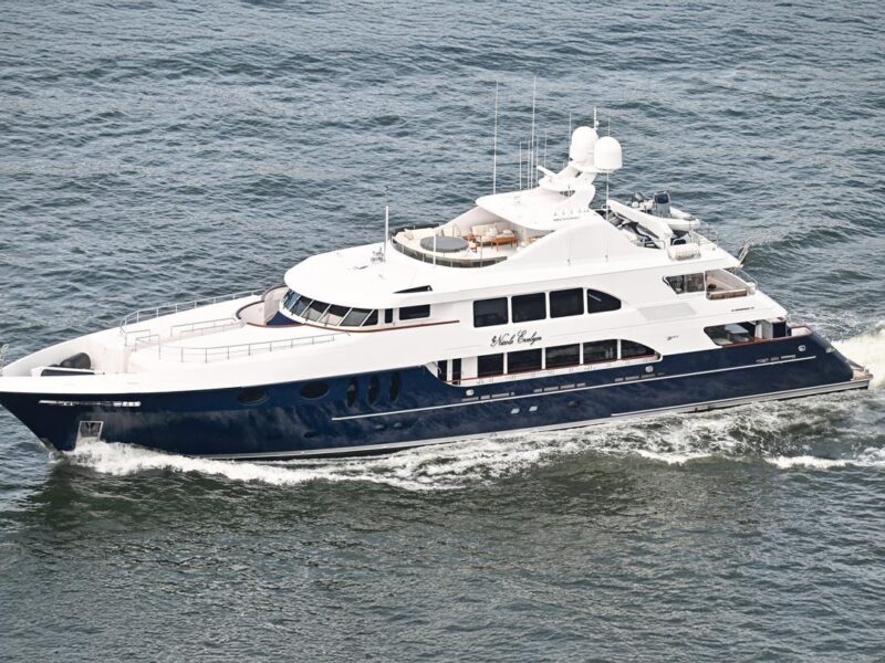 2005 Trinity Yachts Tri-Deck