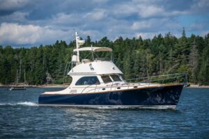 2006 Hinckley Talaria 44 Flybridge for sale - photo 2
