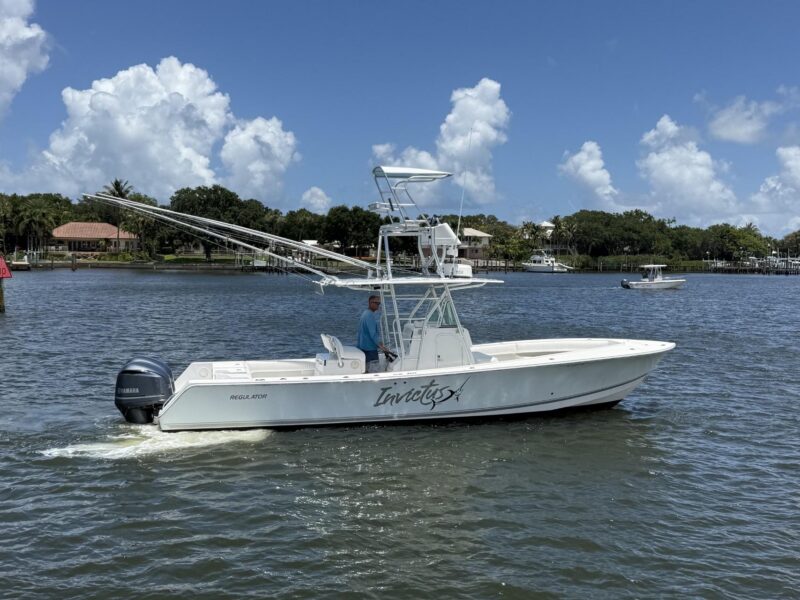 2006 Regulator 32 Center Console