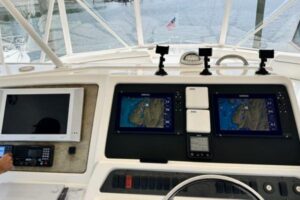 2006 Silverton 50 Convertible for sale - photo 8