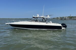 2007 Intrepid 377 Walkaround for sale - photo 2