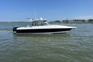 2007 Intrepid 377 Walkaround for sale - photo 3