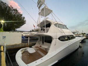 2008 Hatteras 77 Convertible for sale - photo 2