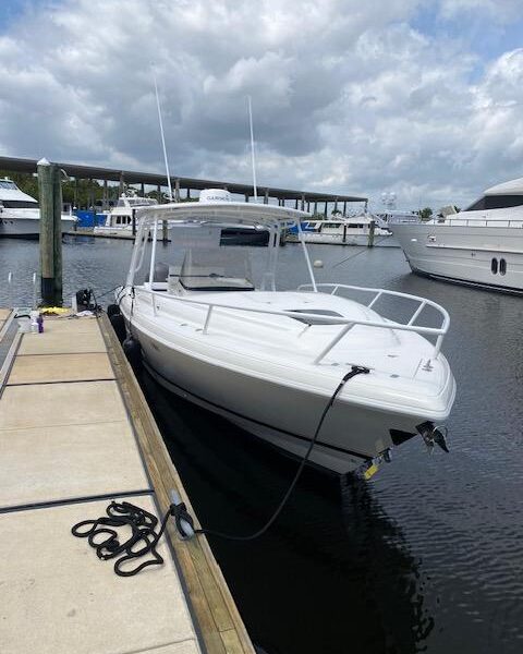 2008 Intrepid 327 Cuddy