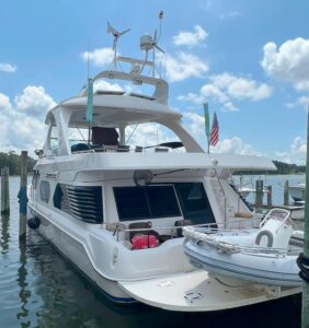 2009 Bluewater Yachts 65 Legacy for sale - photo 4