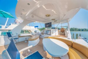 2009 Bluewater Yachts 65 Legacy for sale - photo 8