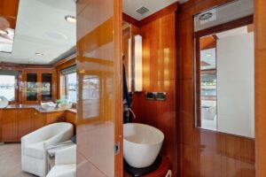 2009 Ocean Alexander 74 Flybridge for sale - photo 5