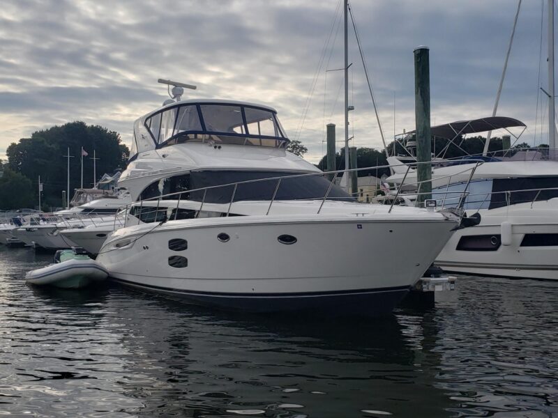 2010 Meridian 441 Sedan