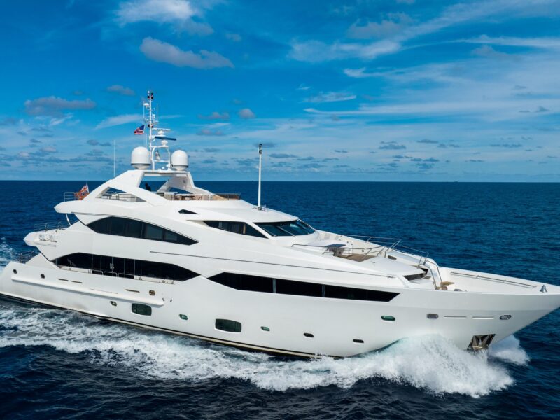 2010 Sunseeker 40 Metre Yacht