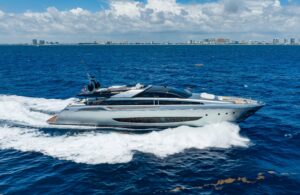 2014 Riva Mythos Motoryacht for sale - photo 8