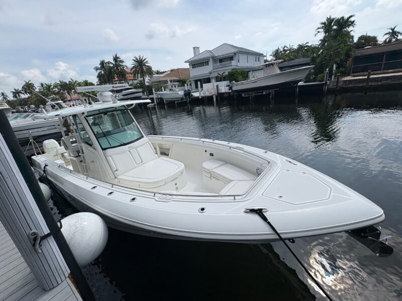 2015 Boston Whaler 350 Outrage