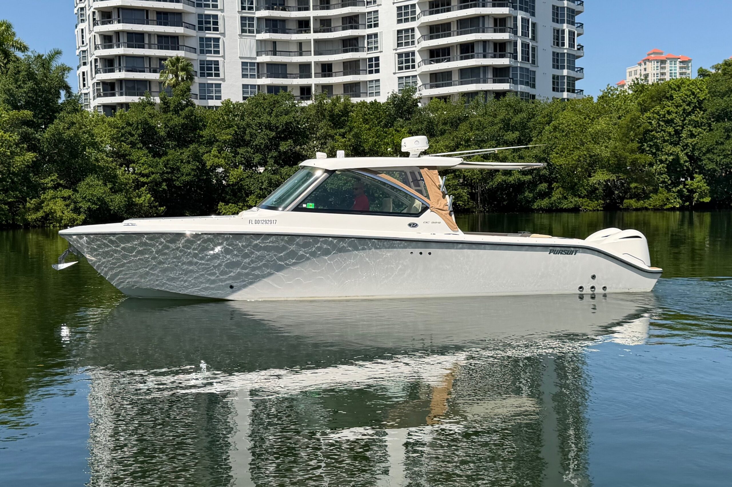 2016 Pursuit DC 325 Dual Console for sale