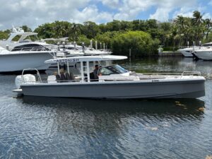 2017 Axopar 37 Sun-Top for sale - photo 4