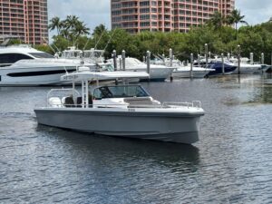 2017 Axopar 37 Sun-Top for sale - photo 5
