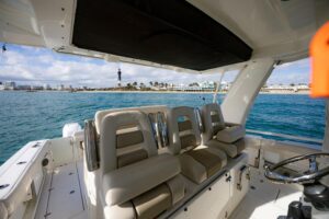 2017 Boston Whaler 420 Outrage for sale - photo 5