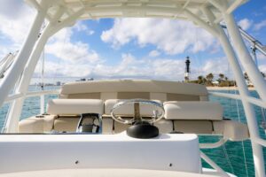 2017 Boston Whaler 420 Outrage for sale - photo 6