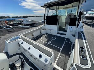 2018 Boston Whaler 315 Conquest for sale - photo 8
