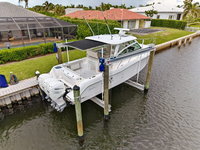 2018 Boston Whaler 345 Conquest