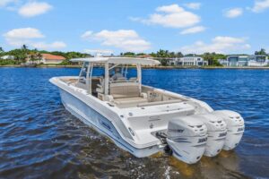 2018 Boston Whaler 380 Outrage for sale - photo 7