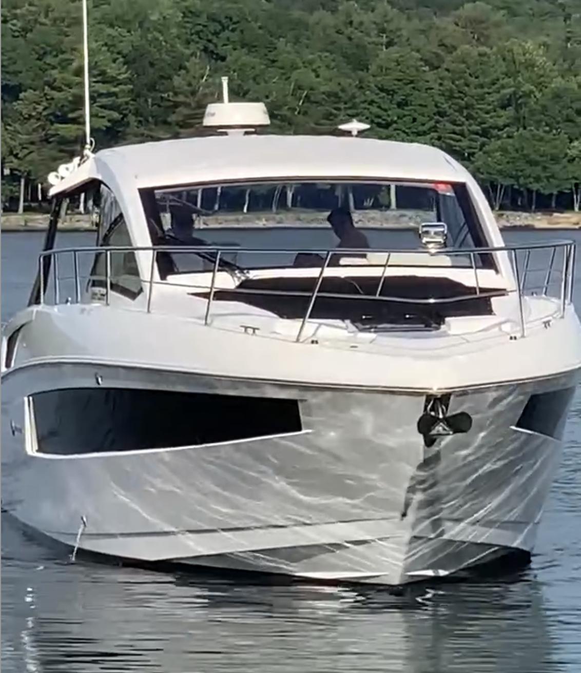 2018 Cruisers 390 Express Coupe for sale