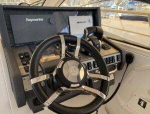 2018 Cruisers 390 Express Coupe for sale - photo 5
