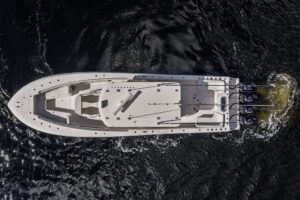 2018 Invincible 42 Center Cabin for sale - photo 3
