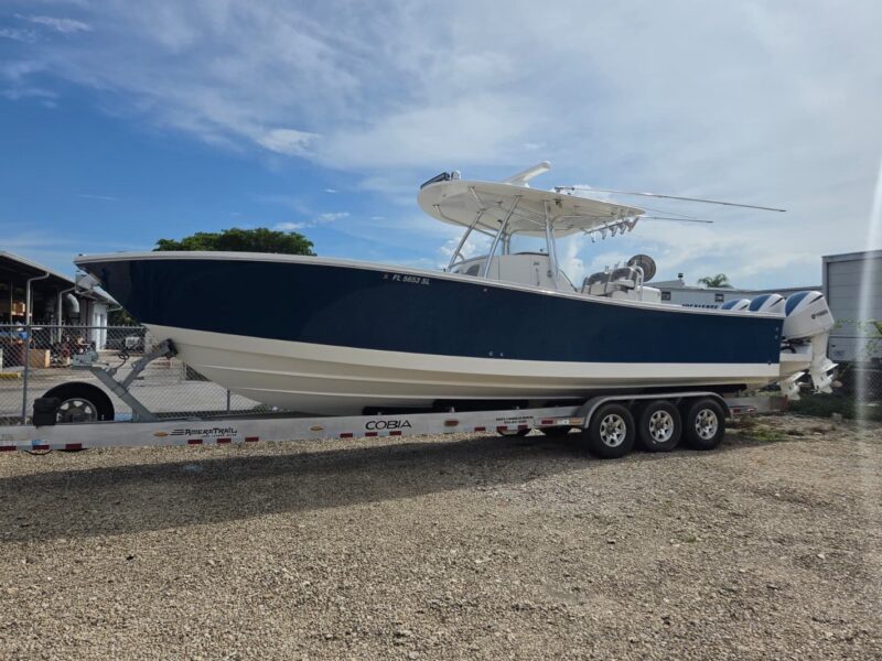 2018 Regulator 34 Center Console