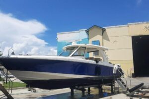 2019 Boston Whaler 350 Realm for sale - photo 3