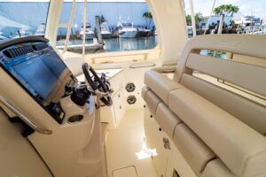 2019 Boston Whaler 350 Realm for sale - photo 4