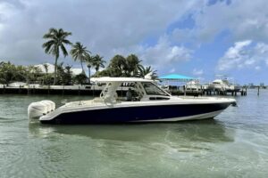 2019 Boston Whaler 350 Realm for sale - photo 7