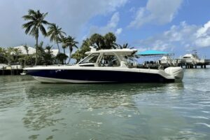 2019 Boston Whaler 350 Realm for sale - photo 8