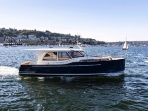 2019 Greenline 33 for sale - photo 2