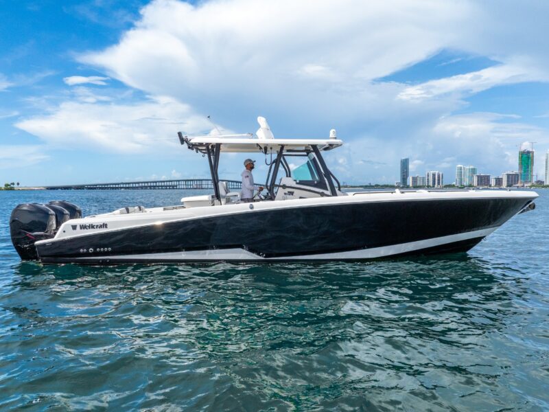 2019 Wellcraft 352 Fisherman