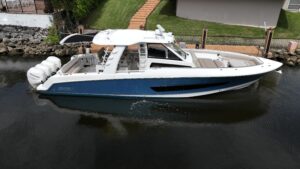 2020 Boston Whaler 420 Outrage for sale - photo 2