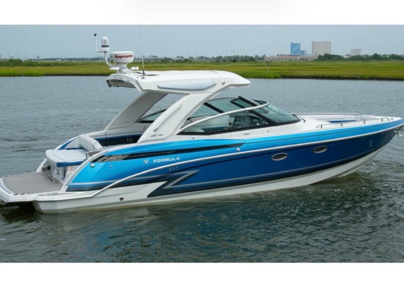 2020 Formula 330 Crossover Bowrider I/O