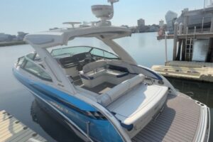 2020 Formula 330 Crossover Bowrider I/O for sale - photo 3