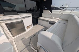 2020 Regal 38 Grande Coupe for sale - photo 2