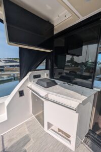 2020 Regal 38 Grande Coupe for sale - photo 7