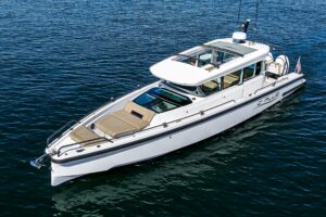 2021 Axopar 37 XC Cross Cabin for sale
