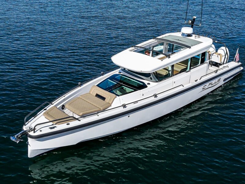 2021 Axopar 37 XC Cross Cabin