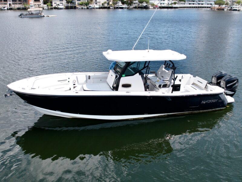 2021 Blackfin 332 CC