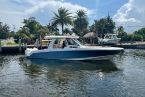 2021 Boston Whaler 350 Realm for sale - photo 6