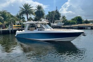 2021 Boston Whaler 350 Realm for sale - photo 7