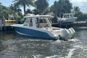 2021 Boston Whaler 350 Realm for sale - photo 8