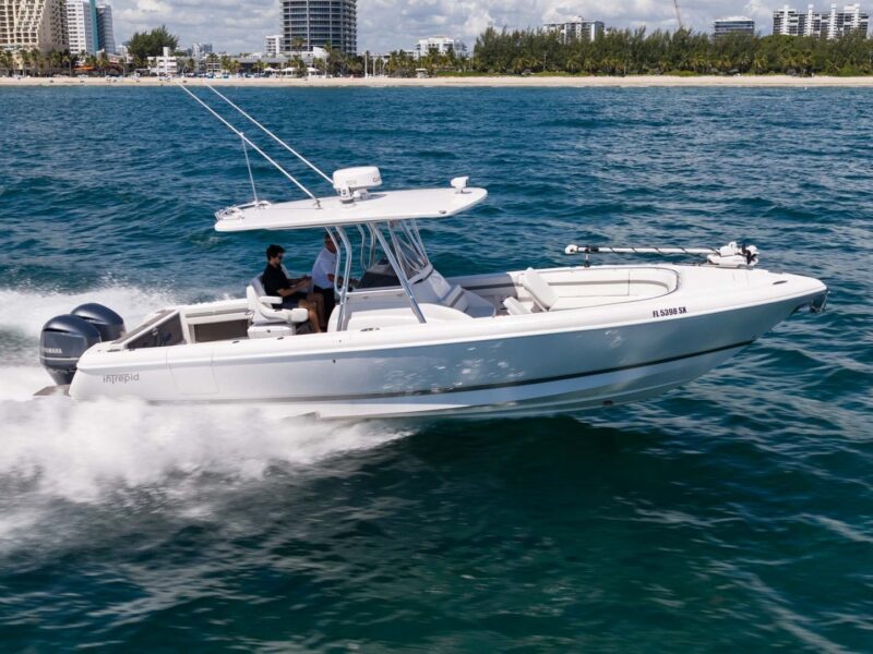 2021 Intrepid 327 Nomad