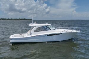 2021 Mag Bay 42 Express for sale - photo 3