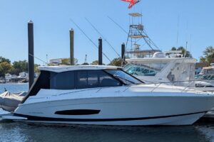 2021 Regal 36 Grande Coupe for sale - photo 3