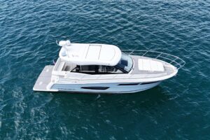 2021 Regal 38 Grande Coupe for sale - photo 3